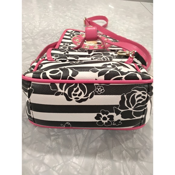 Betsey Johnson Phone Dial Crossbody Bag Black White Floral Pink Heart Accent - Picture 5 of 9